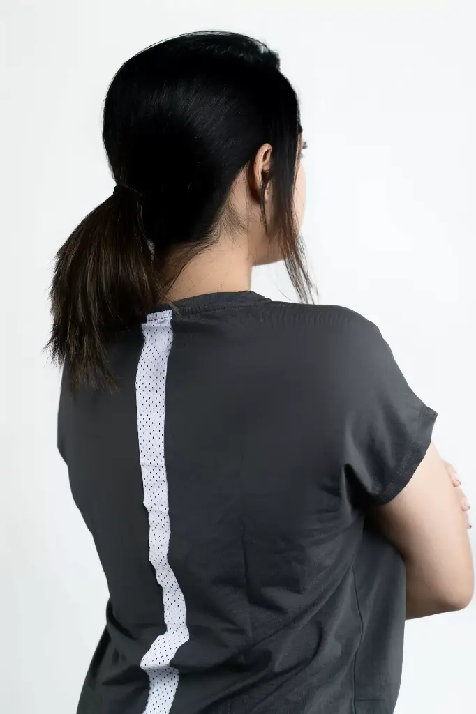 Dour-Summer-Essential-Tee-Grey-02.webp