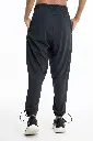 Puller-Joggers_black_02.webp